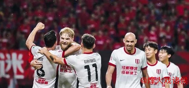 成都蓉城中卫提莫接替人选浮现，挪威球员赫伊布罗腾成免签热门