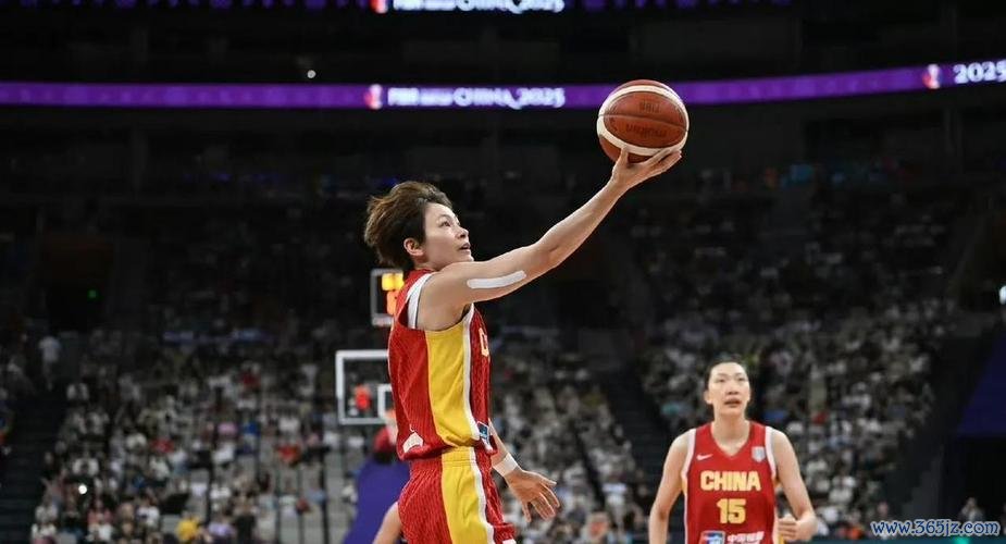 韩旭贡献16分杨力维10分5助 中国女篮热身赛惜败西班牙