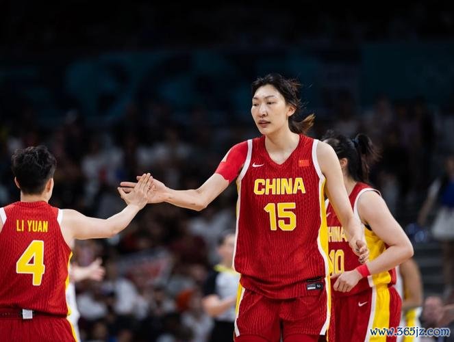 韩旭贡献16分杨力维10分5助 中国女篮热身赛惜败西班牙