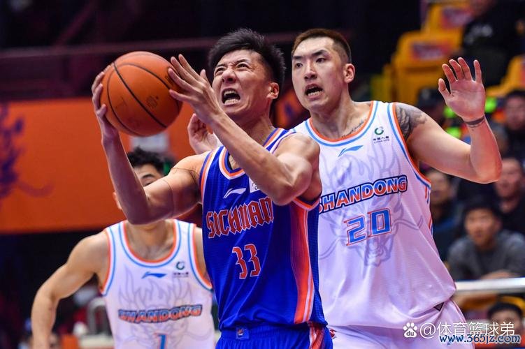 韩硕接掌四川男篮帅印 球队期待其严格管理训练