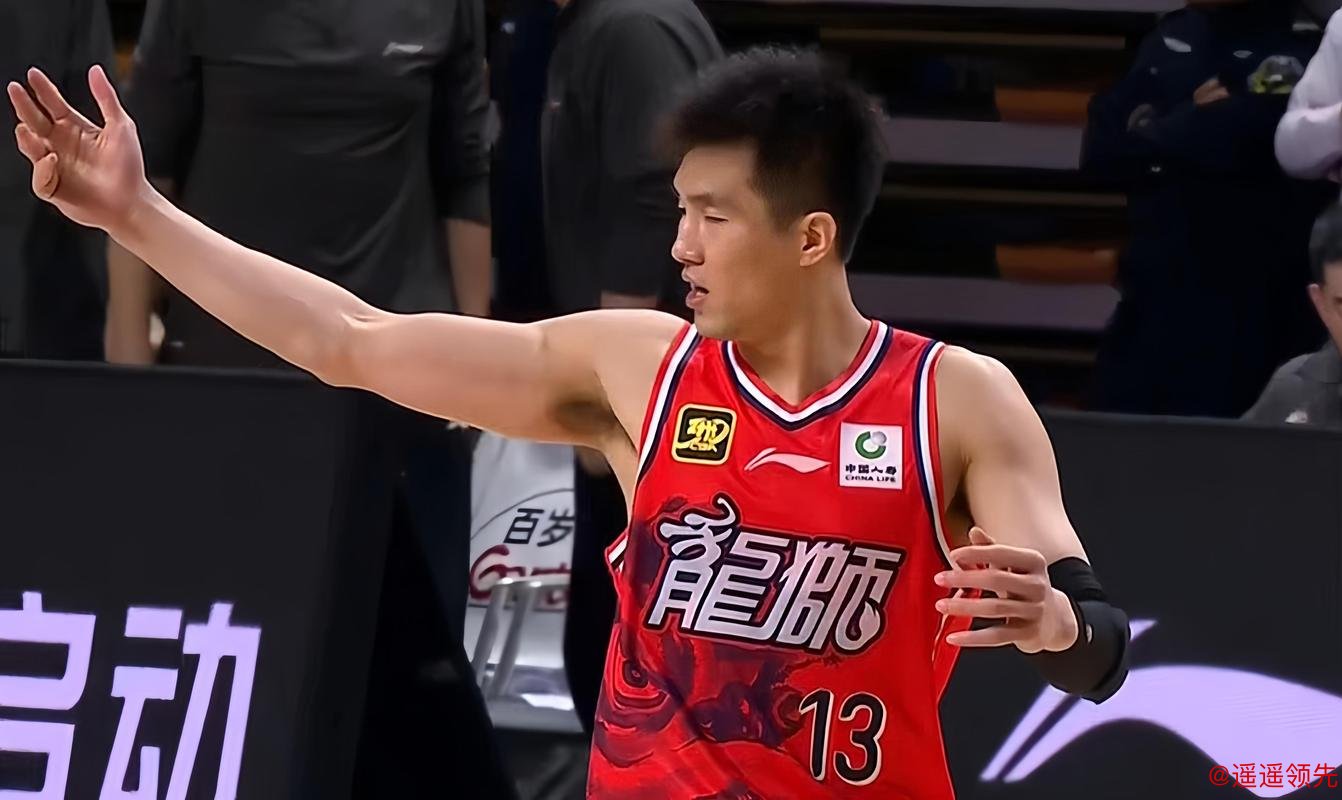 郭艾伦9分4失误背后，杜锋的战术本上，只写着一行字