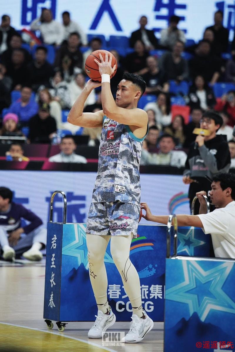 都在说原帅对山西贡献几乎为0，那我问你三分王就在底角投篮哪个教练敢放任他，这就是原帅对山西的真实作用